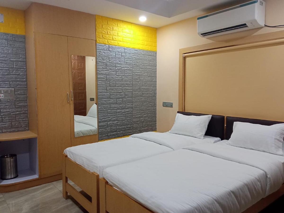 Soukyam Hotel Калькутта Экстерьер фото