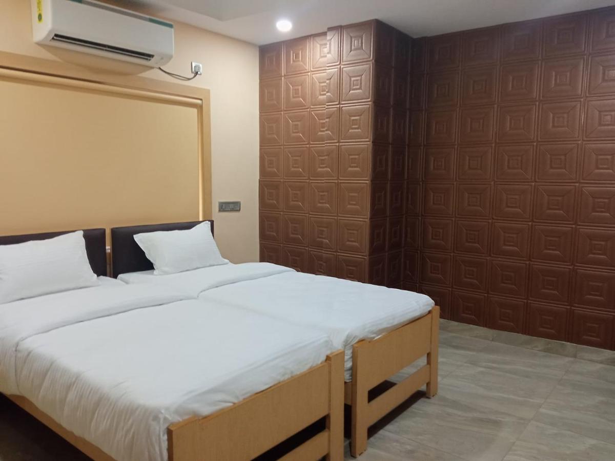 Soukyam Hotel Калькутта Экстерьер фото