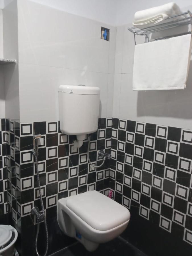 Soukyam Hotel Калькутта Экстерьер фото