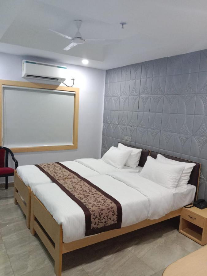 Soukyam Hotel Калькутта Экстерьер фото