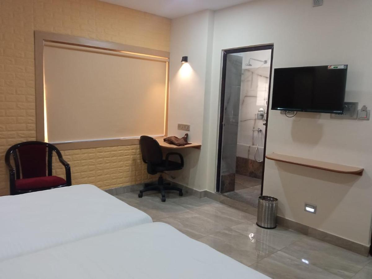 Soukyam Hotel Калькутта Экстерьер фото